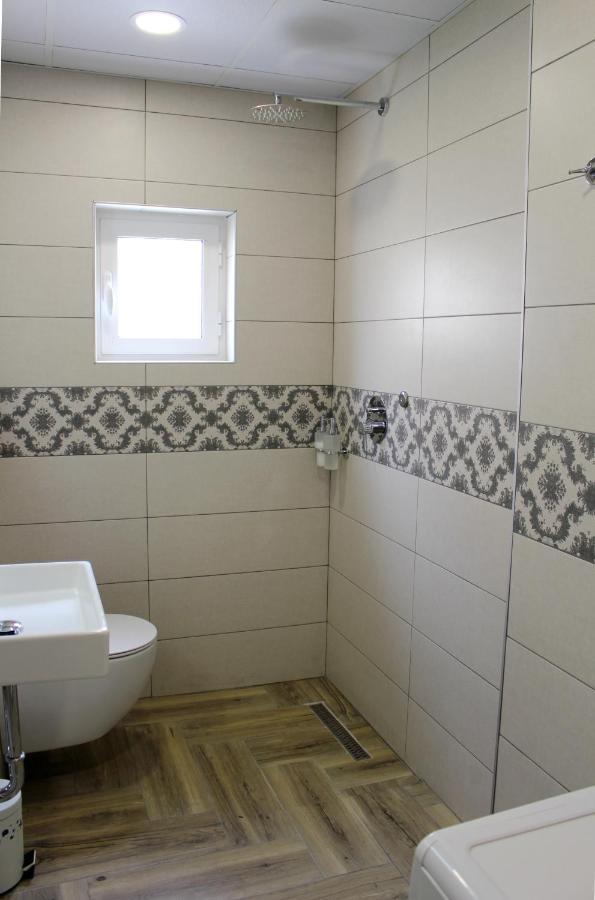 2V1 - Myslym Shyri Appartement Tirana Buitenkant foto